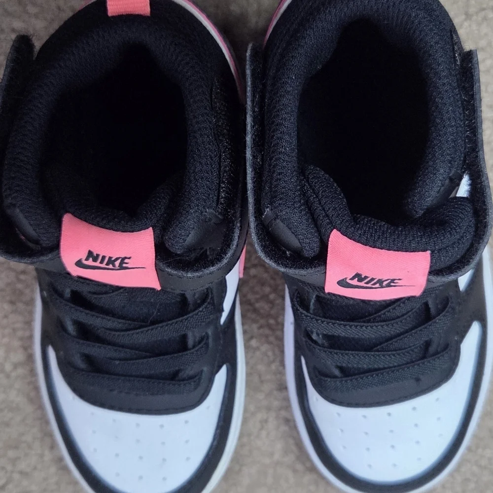 Nike Kids Black, White and Neon Pink Sneakers - Picture 7 of 11
